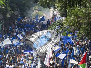 Doa Bobotoh di Tengah Euforia untuk PSIS, PSS, dan Barito Putera