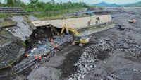 Pemprov Jatim Mulai Perbaikan Tanggul Lahar Hujan Semeru di Lumajang
