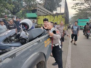 Motor Tabrak Truk di Cicalengka, 2 Orang Tewas