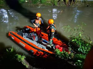 Berenang saat Hujan, Seorang Remaja Hanyut Terseret Sungai Deli Berenang saat Hujan, Seorang Remaja Hanyut Terseret Sungai Deli