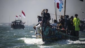Nelayan Tambaklorok Semarang Gelar Tradisi Sedekah Laut