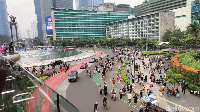 Warga tetap tiba ke Bundaran HI meski CFD ditiadakan hari ini