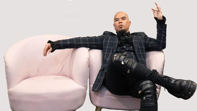 Berita Viral Selebriti dari InsertLive : Diledek Soleh Solihun Tak Bisa Poligami di Dunia Nyata, Ahmad Dhani: Masa Sih?