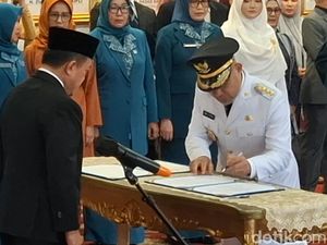 Menang PSU, Al Haris Lantik Dedy-Dayat Jadi Bupati dan Wakil Bupati Bungo Menang PSU, Al Haris Lantik Dedy-Dayat Jadi Bupati dan Wakil Bupati Bungo
