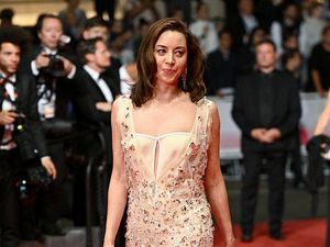 Michael Cera dan Aubrey Plaza Pernah Niat Nikah Cuma Buat Cerai Michael Cera dan Aubrey Plaza Pernah Niat Nikah Cuma Buat Cerai