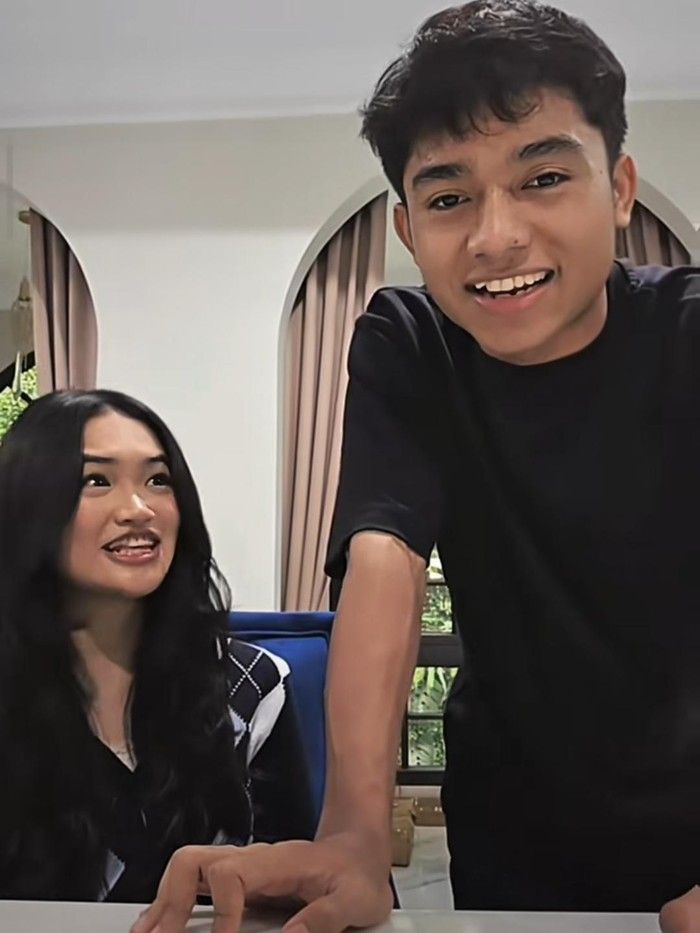 Betrand Peto dan Aqila Zhavira