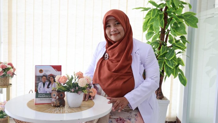 Dosen Fakultas Kedokteran Untag Surabaya, dr Adinda Istantina SpKJ Dosen Fakultas Kedokteran Untag Surabaya, dr Adinda Istantina SpKJ