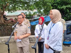 Pramono Tinjau Pengerukan Kali Ciliwung di Kebon Melati: Sangat Tidak Terawat