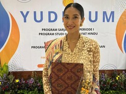 Happy Salma Lulus S1 Filsafat Hindu Umur 45 Tahun, Semangat Lanjut Kuliah Lagi