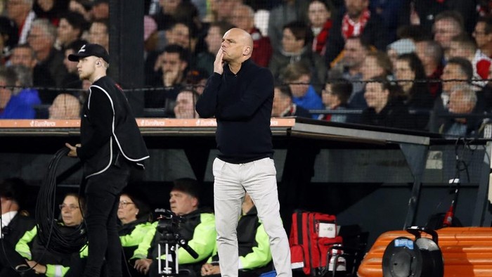 PEC Zwolle coach Johnny Jansen attends the Dutch Eredivisie football match between Feyenoord and PEC Zwolle at Feyenoord Stadion de Kuip on May 5, 2024 in Rotterdam. (Photo by Bart Stoutjesdijk / ANP / AFP) / Netherlands OUT