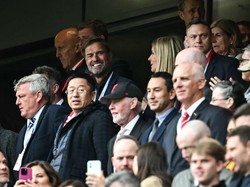 Klopp menyaksikan pertandingan Liverpool vs Crystal Palace di tribun Anfield. (Foto: AFP/PAUL ELLIS)