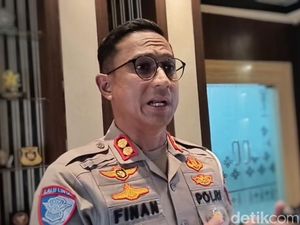 Viral Anggota Lantas Palembang Ditarik-Diajak Pria Berhelm Berkelahi di Jalan