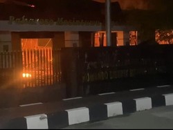 90 Persen Gedung Makodim 1307/Poso Terbakar, Senjata-Amunisi Aman dan Lengkap 90 Persen Gedung Makodim 1307/Poso Terbakar, Senjata-Amunisi Aman dan Lengkap