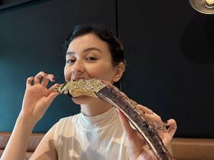 Keseruan Kimberly Ryder Saat Nikmati Burger hingga Tomahawk Steak Keseruan Kimberly Ryder Saat Nikmati Burger hingga Tomahawk Steak