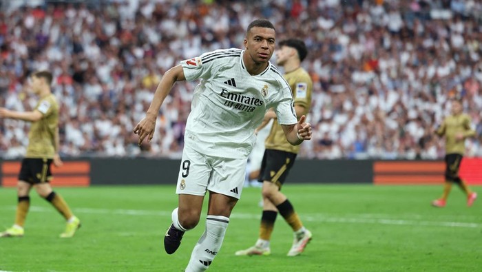 Soccer Football - LaLiga - Real Madrid v Real Sociedad - Santiago Bernabeu, Madrid, Spain - May 24, 2025 Real Madrids Kylian Mbappe celebrates scoring their second goal REUTERS/Isabel Infantes