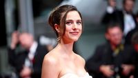 Margaret Qualley Gak Pernah Gagal Curi Perhatian