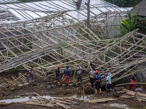 Pencarian Korban Longsor Lembang Masih Terkendala Cuaca Pencarian Korban Longsor Lembang Masih Terkendala Cuaca