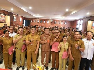 60 Kepala Sekolah di Tabanan Terima SK Pengangkatan 60 Kepala Sekolah di Tabanan Terima SK Pengangkatan