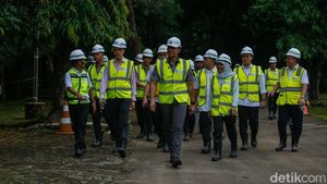 Gaya AHY Tinjau Proyek MRT Thamrin-Monas