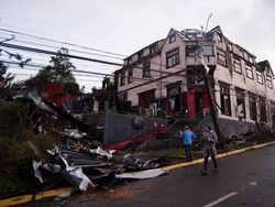 Puerto Varas Chile Porak-poranda Diterjang Tornado Langka Puerto Varas Chile Porak-poranda Diterjang Tornado Langka