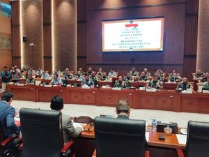 Komisi I DPR Rapat Tertutup dengan Panglima TNI dan 3 Kepala Staf Komisi I DPR Rapat Tertutup dengan Panglima TNI dan 3 Kepala Staf