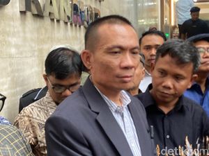 Video UGM Bicara soal Ijazah Jokowi, Rismon Sianipar: Podcast Macam Arisan Video UGM Bicara soal Ijazah Jokowi, Rismon Sianipar: Podcast Macam Arisan