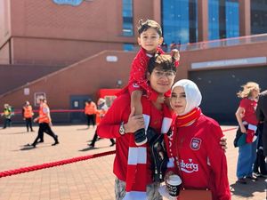 Para Selebritas Indonesia Terbang ke Anfield Rayakan Juara Liverpool Para Selebritas Indonesia Terbang ke Anfield Rayakan Juara Liverpool