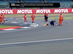Video: Momen MotoGP Inggris Start Ulang gegara Trek Tak Aman