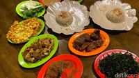 Warung Nasi Uduk Belasan Lauk Ini Buka 24 Jam!