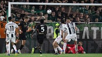 Di babak kedua, Venezia bisa menyamakan skor menjadi 2-2 lewat gol Ridgeciano Haps. (Foto: Getty Images/Image Photo Agency)