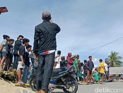 Warga Blokade Jalan Pelabuhan, Desak Pembentukan Provinsi Pulau Sumbawa