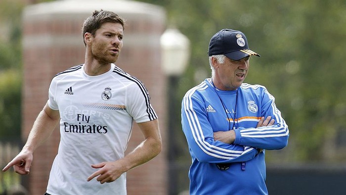 LOS ANGELES, CA - JULY 30:  Xabi Alonso (L)  and head coach Carlo Ancelotti of Real Madrid during a training session at UCLA Campus on July 30, 2013 in Los Angeles, California.  (Photo by Angel Martinez/Real Madrid via Getty Images)
