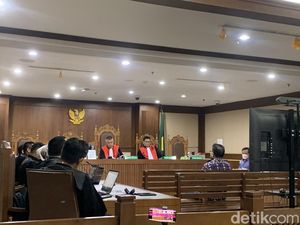 Makelar Zarof Ngaku Tertekan tapi Ditanya Hakim Malah Jawab Begini Makelar Zarof Ngaku Tertekan tapi Ditanya Hakim Malah Jawab Begini