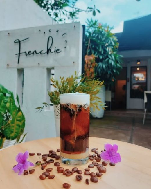 5 Kafe ala Prancis di Jakarta Ini Punya Menu Kopi  Enak
