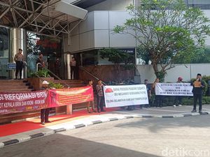 Sejumlah ASN BRIN Gelar Demo di Kantor, Ini Tuntutannya