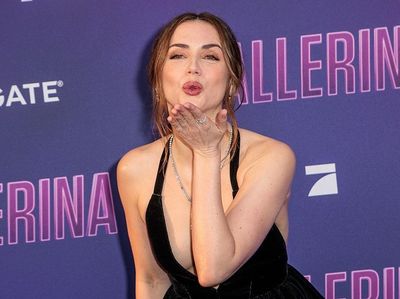 Ana de Armas yang Mematikan Ngasih Kiss Bye