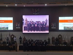 Serahkan RPJMD Banten 2025-2029, Andra Soni Harap Segera Disahkan DPRD Serahkan RPJMD Banten 2025-2029, Andra Soni Harap Segera Disahkan DPRD