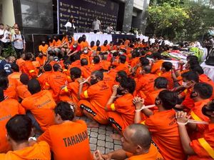 Video: Sederet Ulah Anggota Ormas, Bunuh Polisi hingga Duduki Lahan Video: Sederet Ulah Anggota Ormas, Bunuh Polisi hingga Duduki Lahan