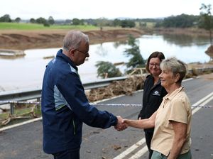 PM Albanese Tinjau Wingham, Sapa Korban Banjir PM Albanese Tinjau Wingham, Sapa Korban Banjir