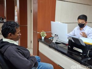 Driver Taksi Online di Palembang Ditikam Jukir Liar, Berawal Saling Tatap Driver Taksi Online di Palembang Ditikam Jukir Liar, Berawal Saling Tatap