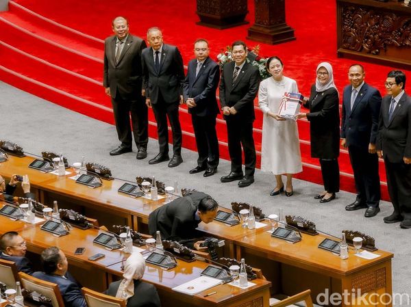 DPR Sahkan Naturalisasi Empat Pesepakbola Putri dalam Sidang Paripurna