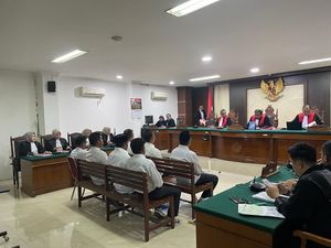 Eks Kadinsos Makassar Mukhtar Tahir Didakwa Korupsi Bantuan COVID Rp 5,2 M Eks Kadinsos Makassar Mukhtar Tahir Didakwa Korupsi Bantuan COVID Rp 5,2 M