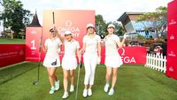 Foto: Adu Gaya Artis Tanding Golf, Nia Ramadhani Hingga Luna Maya