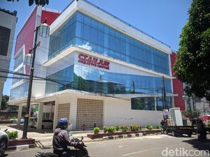 Gedung Terbengkalai di Cianjur yang Kini Dihidupkan Lagi Gedung Terbengkalai di Cianjur yang Kini Dihidupkan Lagi