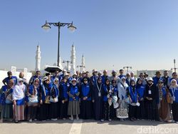 Jemaah Aida Tourindo Salat di Masjid Quba hingga Ziarah ke Jabal Uhud
