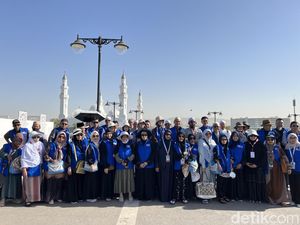 Jemaah Aida Tourindo Salat di Masjid Quba hingga Ziarah ke Jabal Uhud