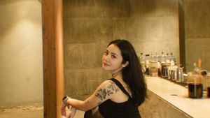 Mawar AFI Hobi Minum Kopi dan Hangout Bareng Teman-teman