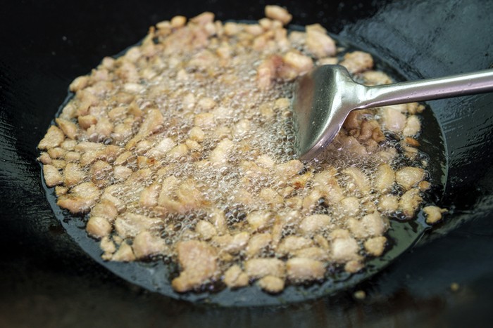 Minyak babi ciri ciri masakan