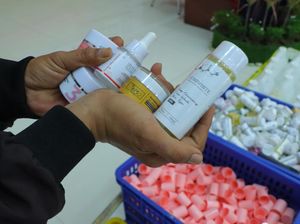 Terkuak Pabrik Skincare Palsu di Bekasi, Omzet Rp 1,2 M-Wajah Korban Rusak Terkuak Pabrik Skincare Palsu di Bekasi, Omzet Rp 1,2 M-Wajah Korban Rusak