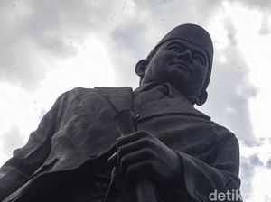 Video: Yuk Kulik Sejarah Pahlawan yang Diabadikan Jadi Nama Jalan di Jakarta! Video: Yuk Kulik Sejarah Pahlawan yang Diabadikan Jadi Nama Jalan di Jakarta!